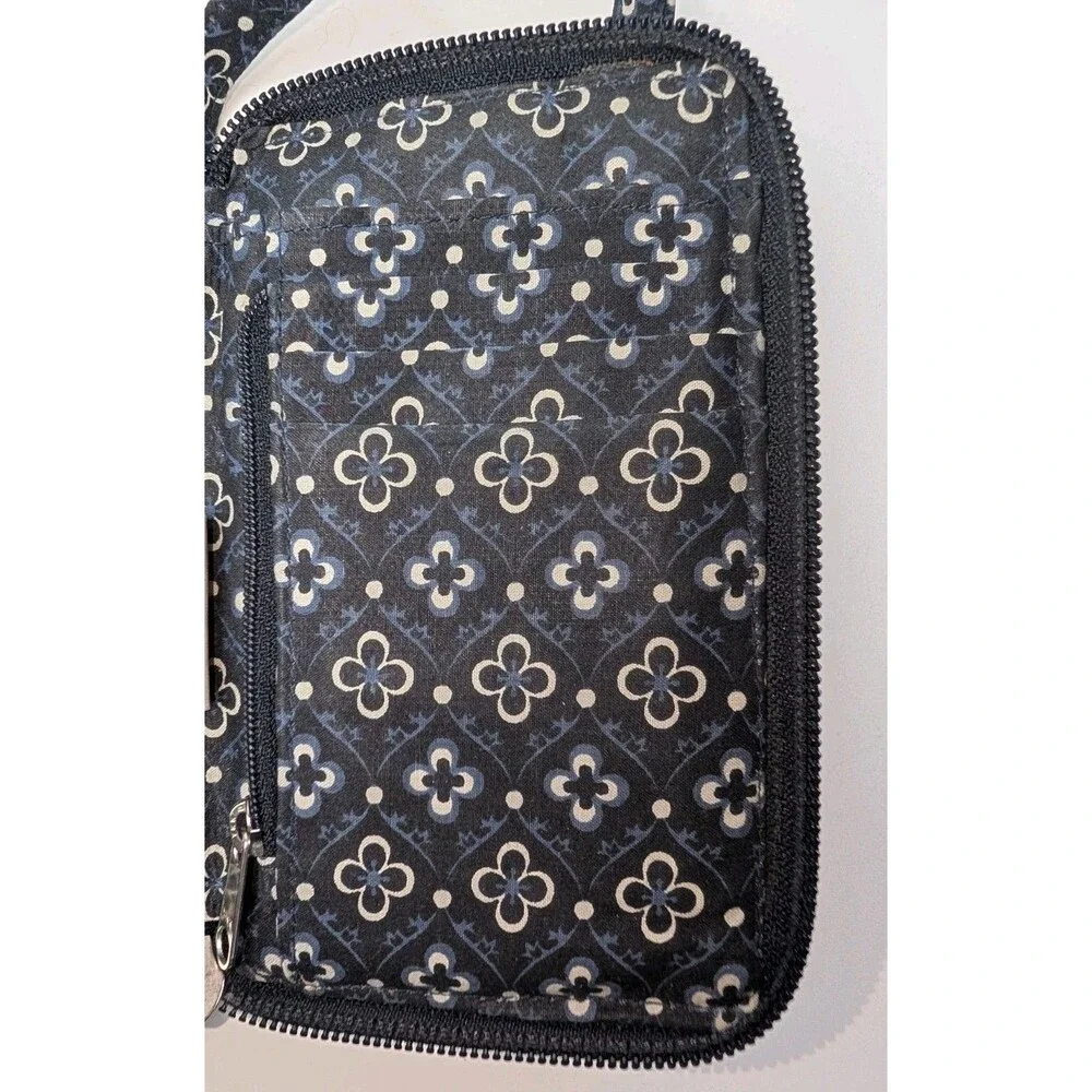 Bella Taylor Quilted Wristlet Wallet Navy Floral Cotton Zipper Snap 6x3.5